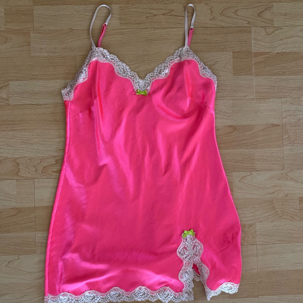 Y2K hot pink Victoria’s Secret slip dress